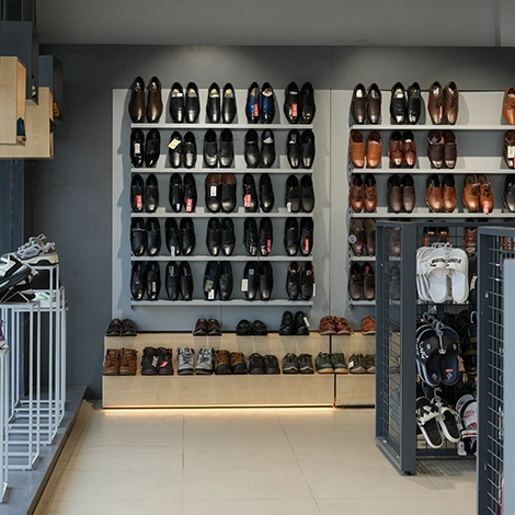 Custom retail fixtures and furniture design in Coimbatore